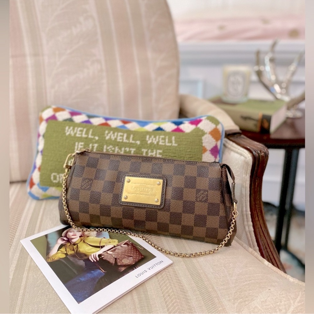 Louis Vuitton EVA CLUTCH authentic bag. Comes with dust bag, original receipt